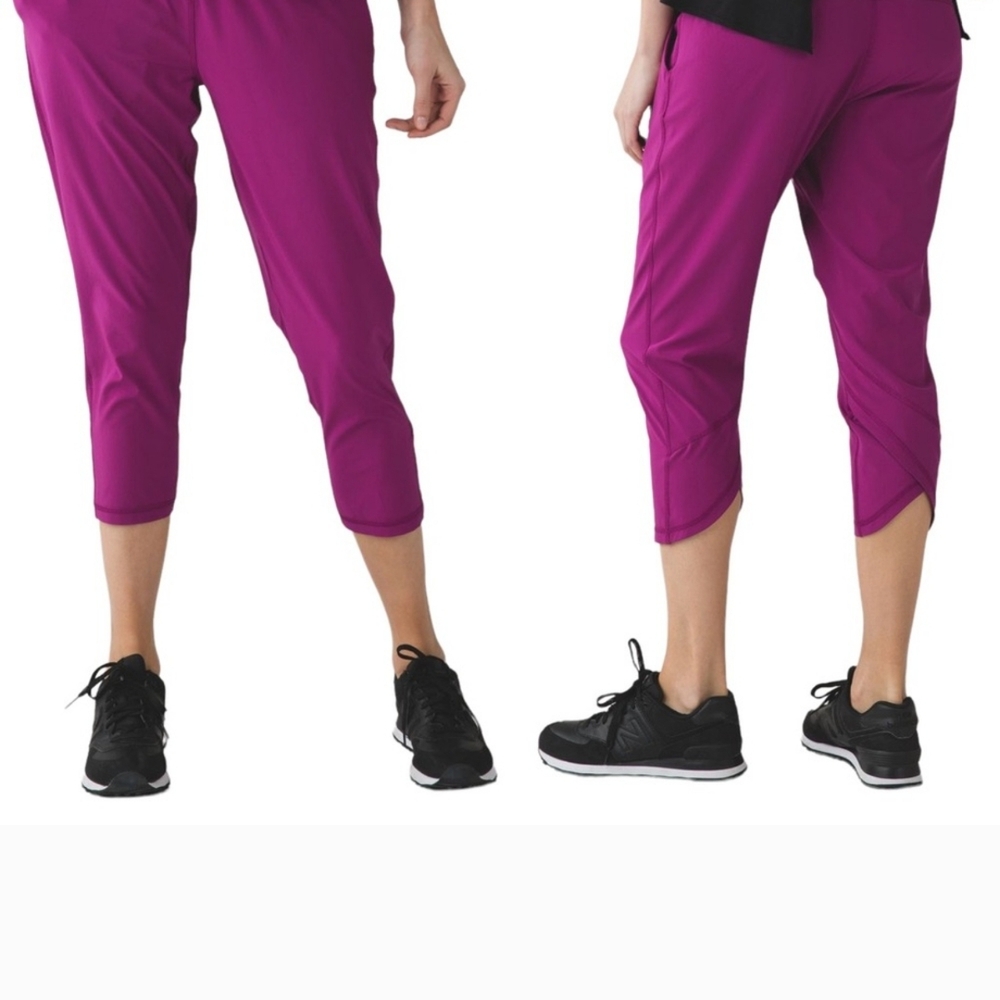 LULULEMON Women’s Tranquil Crop Regal Plum Lightweight Relaxed Size 2 - Picture 3 of 6